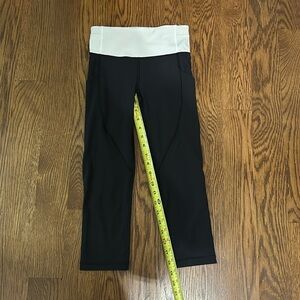 Lululemon cropped leggings size 2 with pockets 19 in crop